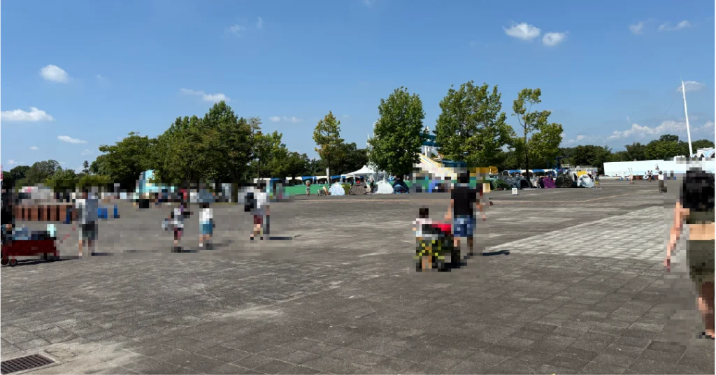 川越水上公園プール テントエリアの様子