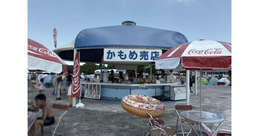 川越水上公園プール かもめ売店の裏側