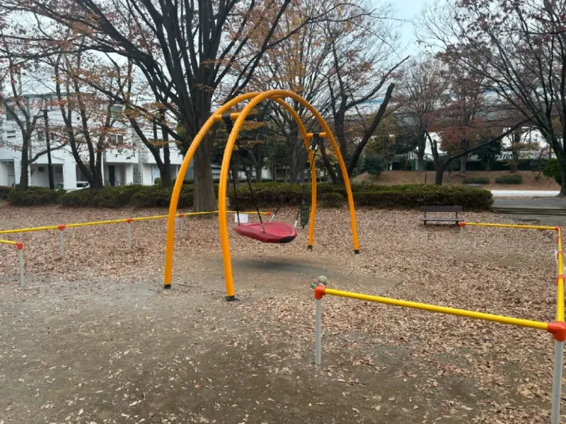 与野公園 南園の円盤ブランコ